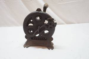 lot 464 image: antique rope maker
