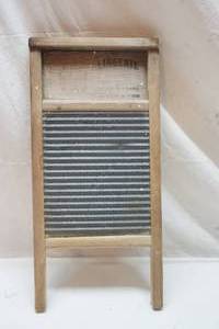 lot 466 image: antique washboard