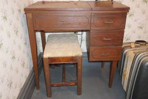 lot 469 image: antique sewing machine