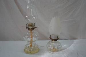 lot 493 image: kerosene lanterns