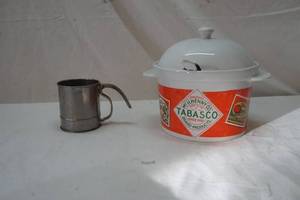 lot 494 image: Tabasco cooking pot