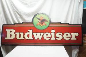 lot 500 image: Budweiser sign