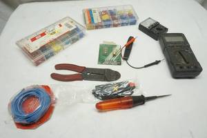 lot 561 image: electrical items