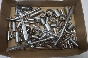 lot 565 image: tools