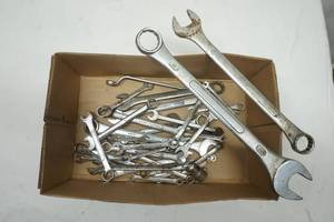 lot 567 image: tools