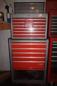 lot 580 image: Craftsman tool box