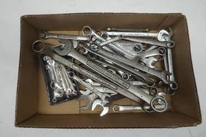 lot 585 image: tools
