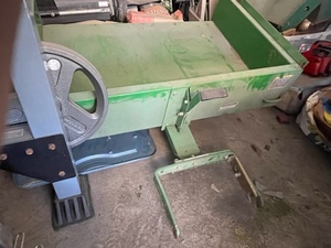 John Deere MC519 Utility Cart - Reserve Set at $100
