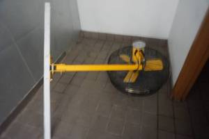 lot 7 image: Big Ass Fans Pivot Directional 32 Diameter Industrial Fan