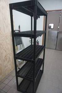 lot 12 image: 5 Level Plastic Shelving Unit