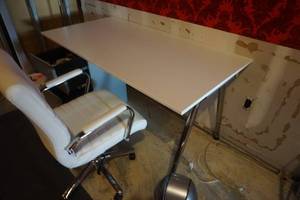 lot 40 image: Office Work Station Desk With Chair