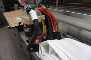 lot 50 image: Hoover Commercial Back Pack Vacuum Cleaner