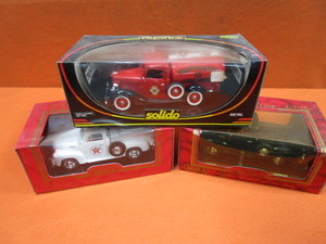 (3) 118th Diecast 53 Texaco Chevy, Ford Citerne Fire Truck, 53 Chevy