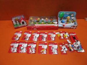 Peanuts Figurines & Keychains