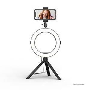 lot 29 image: Tzumi Iconic LED Ring Light