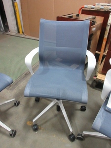 lot 741 image: HERMAN MILLER MULTIPURPOSE SETU SEATING