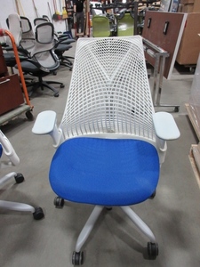 lot 743 image: HERMAN MILLER SAYL ADJUSTABLE CHAIRS