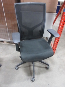 lot 746 image: SIT ON IT TORSA ENHANCED TASK CHAIRS