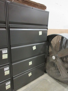 lot 758 image: KNOLL CALIBRE 5 DRAWER LATERAL FILE