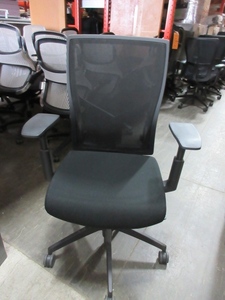 lot 783 image: SIT ON IT SEATING TORSA TASK CHAIR