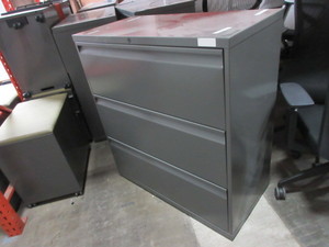 lot 785 image: KNOLL CALIBRE LATERAL FILES