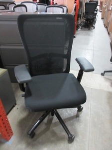 lot 782 image: HAWORTH ZODY OFFICE CHAIR