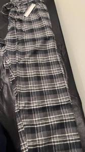 lot 56 image: NWT Mens Beverly Hills Polo Club Flannel Pajama Pants Size Medium (Med)