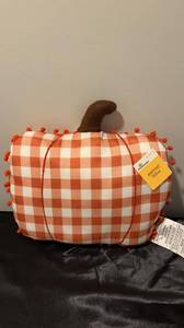 lot 32 image: Overstock Assorted Fall Decor