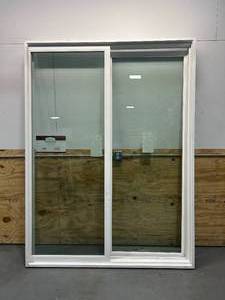 lot 2 image: SIMONTON 6100 Series Sliding Glass Patio Door