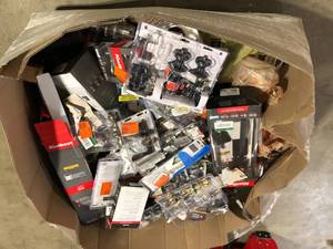 lot 14 image: Gaylord of Assorted Door Locks and Handles Various Models and Conditions   Customer Returns See Pictures