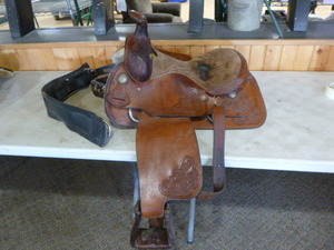 lot 8 image: Action Co. 15 Saddle