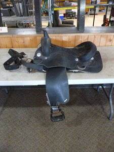 lot 9 image: Wintec 17 Saddle