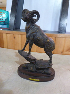 lot 47 image: Heritage Mint Mountain Climber Statue