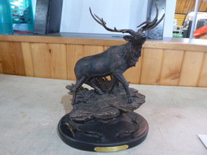 lot 48 image: Ducks Unlimited High Country Traveler Statue