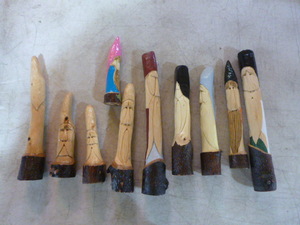 lot 74 image: 10 Small Gnomes
