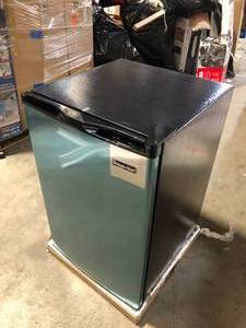 Magic Chef 3.0 cu. ft. Upright Freezer in Stainless Steel   Customer Returns See Pictures
