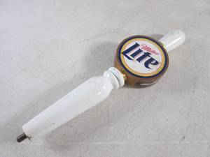 lot 31 image: (FS) Miller Lite Beer Tap Handle 11