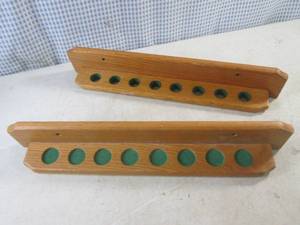 lot 60 image: (EW5) Wood Wall Mount Pool Cue Holder - Holds 8 Cues