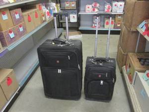 lot 91 image: (BS) Pair of Swiss Gear Travel Bags with Locks and Keys
