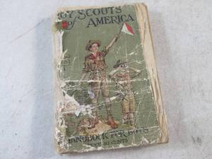 lot 132 image: (EC1) Vintage Boy Scouts of America Handbook for Boys