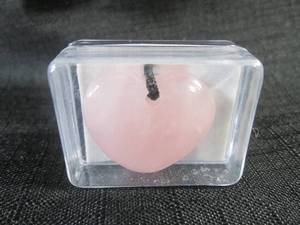 lot 140 image: (CNTR) Heart Shaped Pink Rose Quartz Gemstone Necklace