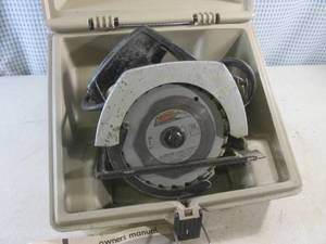 lot 153 image: (D-3) Craftsman Circular Saw with Case - Works