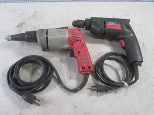 lot 157 image: (CSB) Milwaukee Screwshooter Drill and Master Mechanic 38 Variable Speed Drill - Both Work