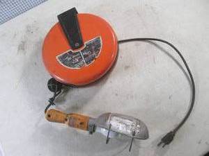 lot 160 image: (H-2) Hanging 40 Ft Work Light Reel - Works