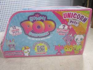 lot 186 image: (C-3) Display of 7 Gummi Pop Surprise with Unicorn Pets Past Date