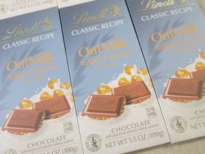 lot 196 image: (B-3) 6 Large Oat Milk Salted Caramel Non Dairy Chocolate Past Date