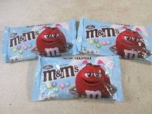 lot 228 image: (B-3) 3 Bags of M&ampMs 10oz Best by Oct 2023