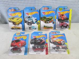 lot 278 image: (EC1) Assorted Hot Wheels in Packaging