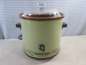 lot 311 image: (CSB) Vintage Victor Adding Machine with Cover