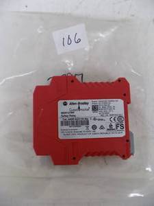 lot 106 image: ALLEN BRADLEY SAFETY RELAY #MSR127RP - #440R-N23135